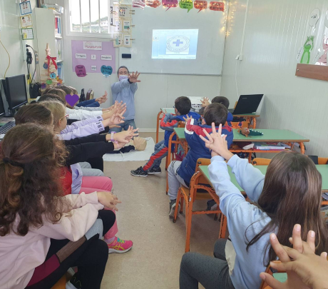 Μαθήματα πρώτων βοηθειών στο Δημοτικό σχολείο Πολλωνίων