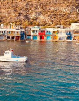Έως και 60% πάνω: Το νησί-απόλαυση που ήταν φέτος ο μεγάλος νικητής της καλοκαιρινής σεζόν κάνοντας ρεκόρ εισπράξεων