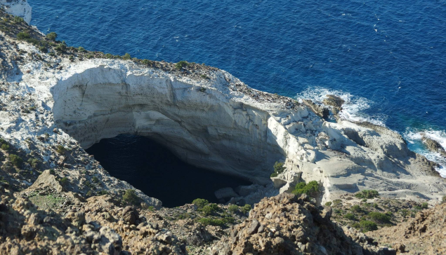 Πεζοπορική εκδρομή στην σπηλιά της Συκιάς