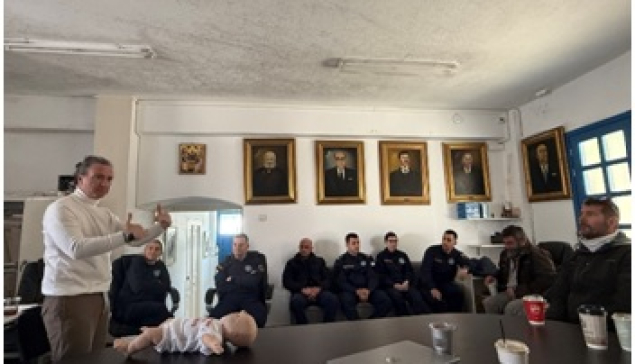 Eκπαιδευτικό σεμινάριο πρώτων βοηθειών πραγματοποιήθηκε στην αίθουσά συσκέψεων του Δημοτικού Λιμενικού Ταμείου Μήλου