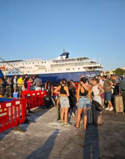 ΣΕ ΣΤΑΘΕΡΗ ΤΡΟΧΙΑ Η ΠΑΡΟΣ ΠΑΡΑ ΤΙΣ ΕΠΙΠΤΩΣΕΙΣ ΤΟΥ ΠΟΛΕΜΟΥ  ΜΕ ΕΝΔΙΑΦΕΡΟΝ ΑΠΟ ΞΕΝΕΣ ΑΓΟΡΕΣ ΚΑΙ ΠΡΟΒΟΛΗ ΓΙΑ ΤΟ ΠΑΣΧΑ