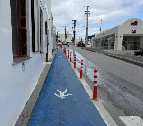 Διάδρομοι και οι διαβάσεις πεζών στα Φηρά