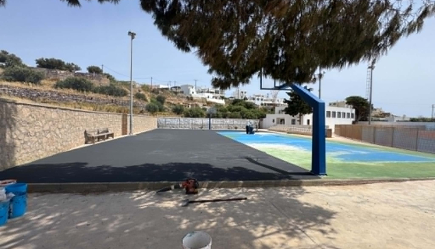 Ξεκίνησαν οι εργασίες επισκευής του γηπέδου μπάσκετ στο Δημοτικό Στάδιο Μήλου