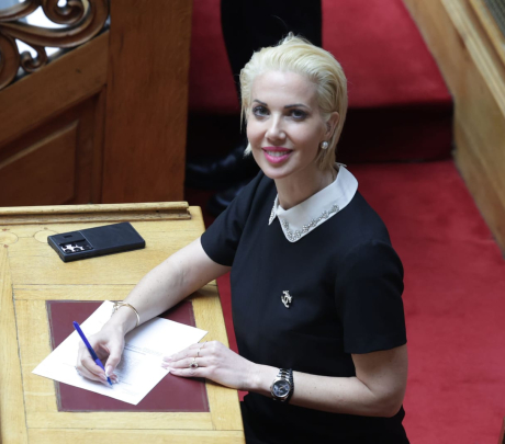 Κατερίνα Μονογιού: Έργο πνοής 45,44 εκατ. ευρώ για το Αεροδρόμιο Πάρου – Η νησιωτικότητα στο επίκεντρο των εθνικών αναπτυξιακών προτεραιοτήτων