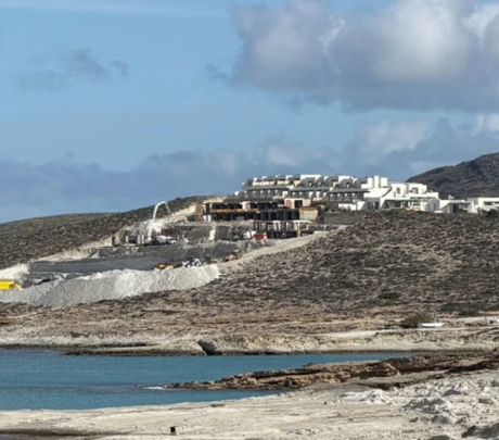 Εκπρόθεσμη η προσφυγή του Δήμου Μήλου, της Ελληνικής Εταιρείας Περιβάλλοντος και Πολιτισμού και τριών πολίτων στο ΣτΕ για το White Coast